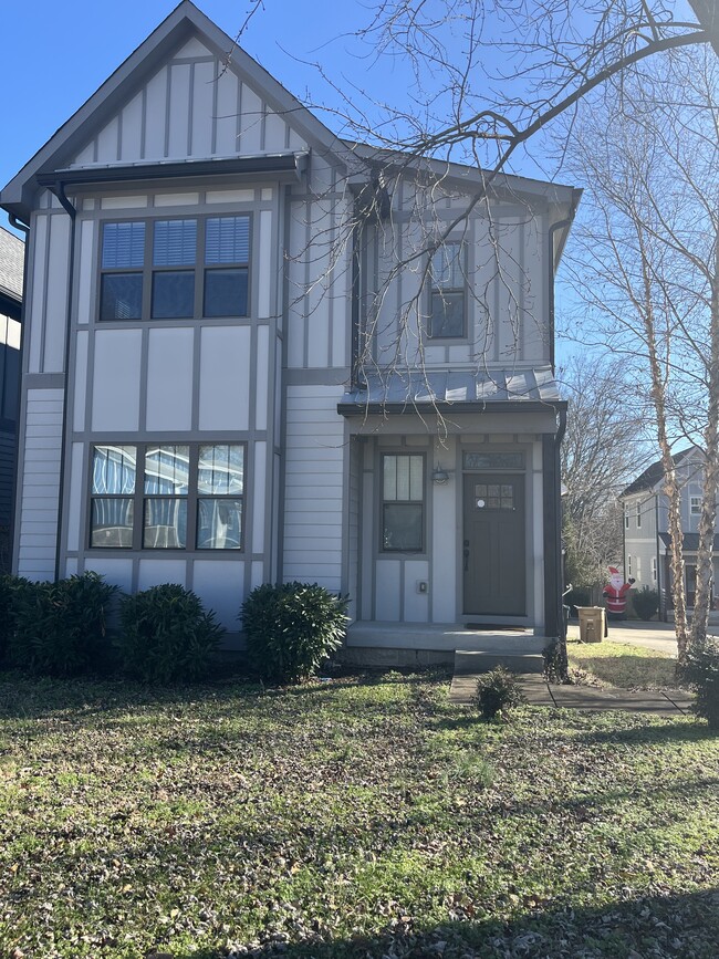 property at 2148 Oakland St