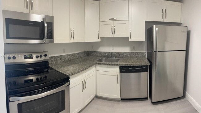 4810 NW 79th Ave in Doral, FL - Building Photo - Building Photo