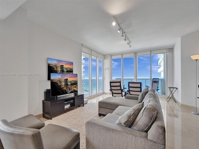 9595 Collins Ave, Unit N8H in Surfside, FL - Foto de edificio - Building Photo