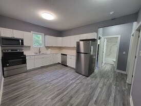 2406 Woodland Ave in Des Moines, IA - Building Photo