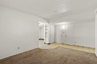 5440 Viceroy Dr in El Paso, TX - Foto de edificio - Building Photo