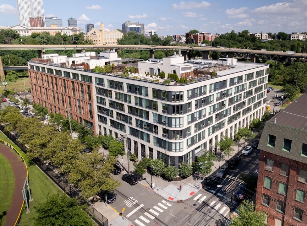 255 Brunswick St in Jersey City, NJ - Building Photo