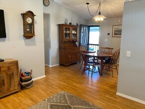 9302 Fermi Ave in San Diego, CA - Foto de edificio - Building Photo