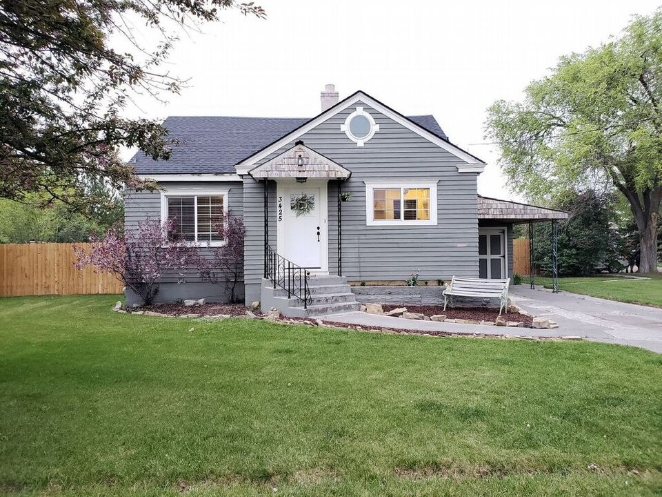 3425 Owen St in Ammon, ID - Foto de edificio