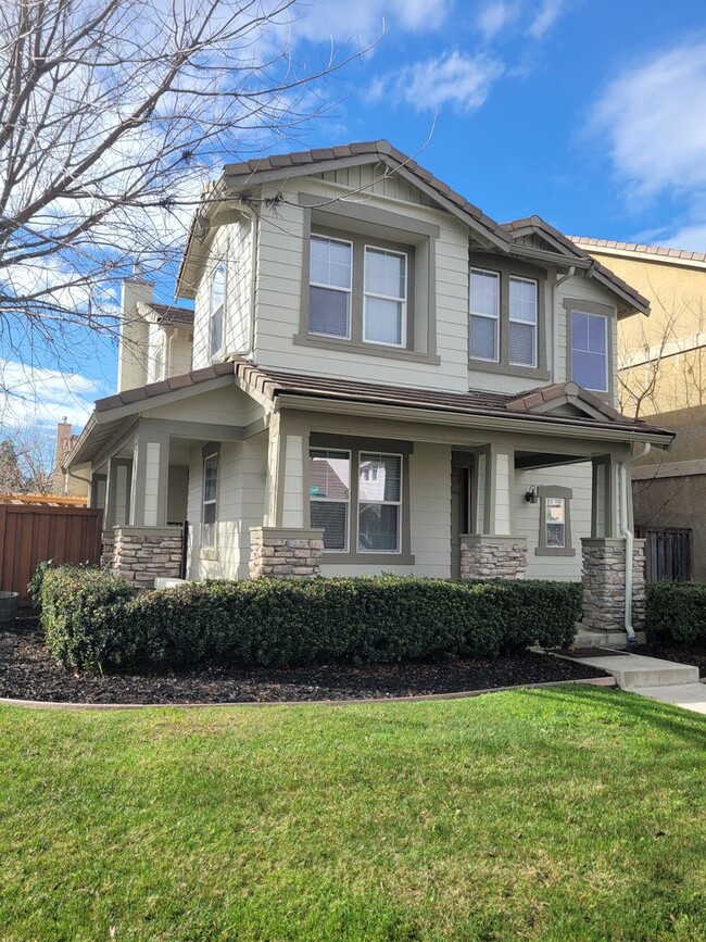 property at 910 Oxford Ln
