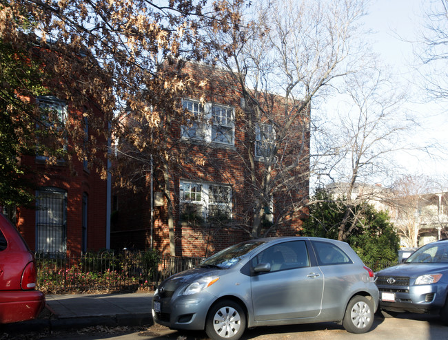 421 A St NE in Washington, DC - Foto de edificio - Building Photo