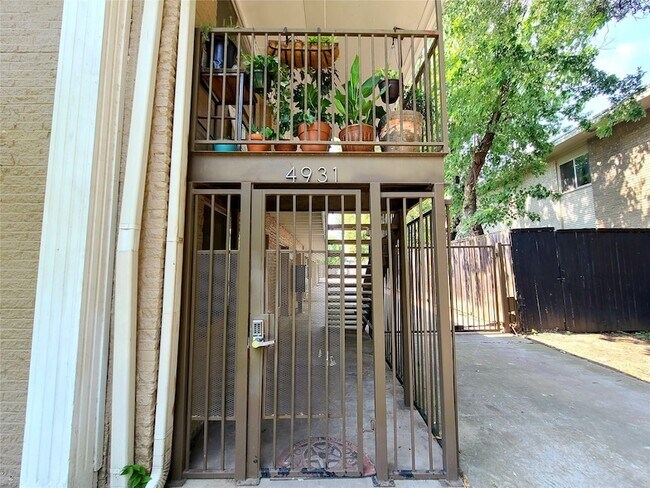 4931 Junius St, Unit 3 in Dallas, TX - Building Photo - Building Photo