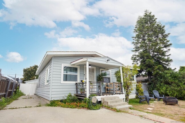 3836 Newton Ave in San Diego, CA - Building Photo - Building Photo