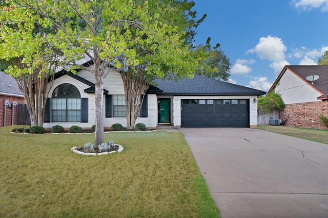 1514 Hayloft Ln in Granbury, TX - Building Photo