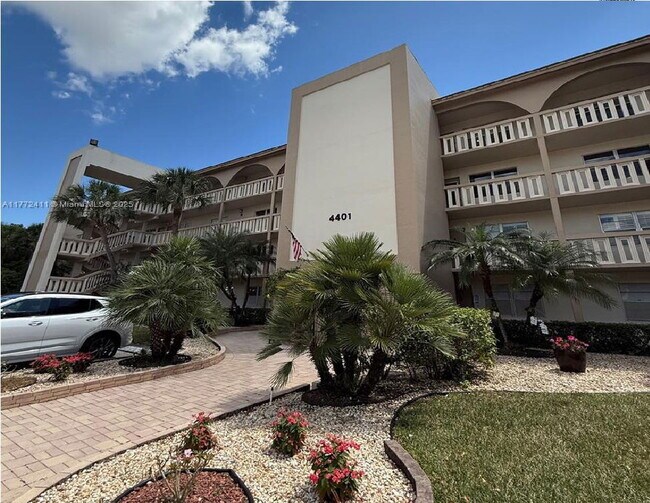 property at 4401 Martinique Ct