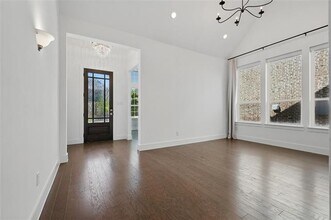 8135 Mary Curran Ct in Dallas, TX - Building Photo - Building Photo