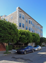 400 Avila St in San Francisco, CA - Foto de edificio - Building Photo