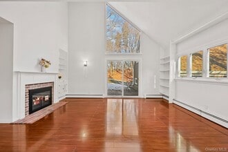 11 Pondview Cl in Chappaqua, NY - Building Photo - Building Photo