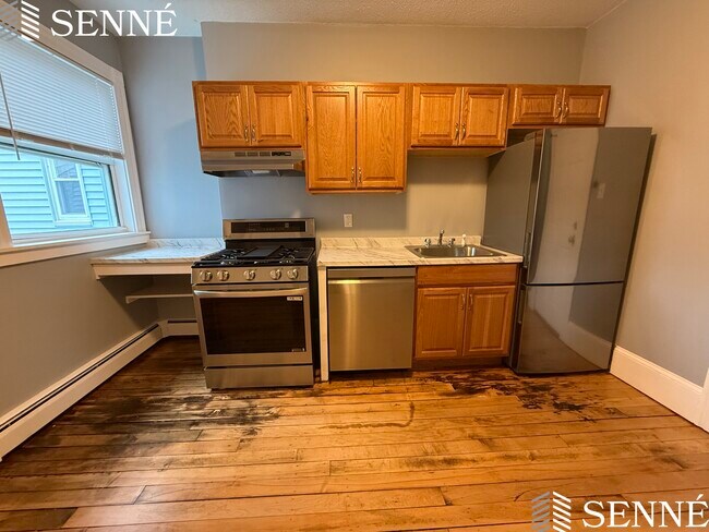 34 Plymouth St, Unit 2 in Cambridge, MA - Building Photo - Building Photo