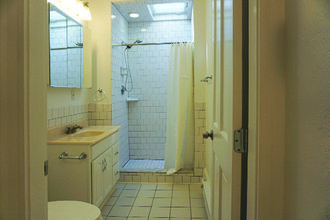 27 Lambert St, Unit #B in Cambridge, MA - Building Photo - Building Photo