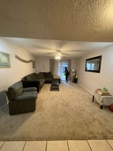 14414 Reuter Strasse Cir, Unit 1 in Tampa, FL - Building Photo - Building Photo