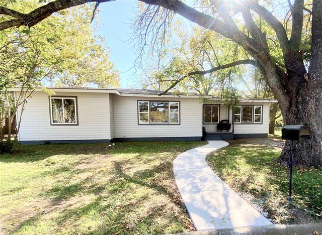 1410 Vine St in Bridgeport, TX - Building Photo