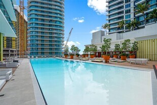1300 S Miami Ave in Miami, FL - Building Photo
