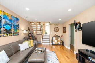 31 Chicopee Dr in Princeton, NJ - Building Photo - Building Photo