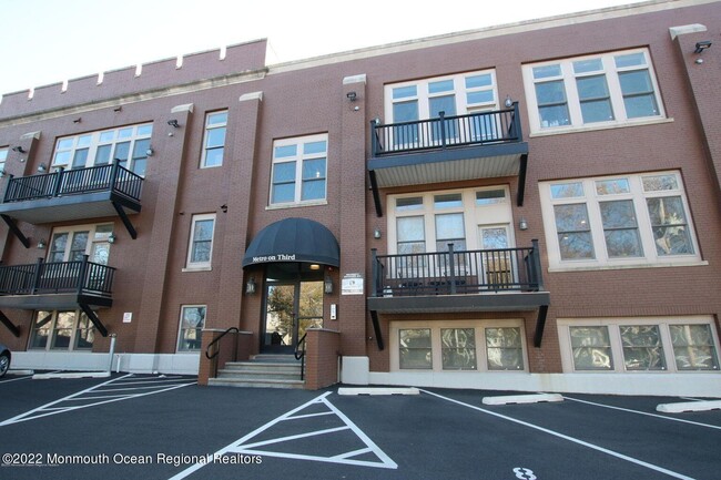 property at 1003 Bond St