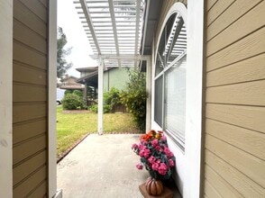 980 Tufts Cir in Corona, CA - Building Photo - Building Photo