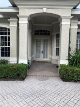 123 Chasewood Cir in Palm Beach Gardens, FL - Building Photo - Building Photo