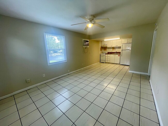 5119 Curry Ford Rd in Orlando, FL - Foto de edificio - Building Photo