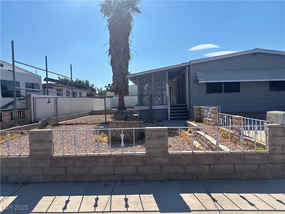 3627 Becerro Dr in Las Vegas, NV - Foto de edificio