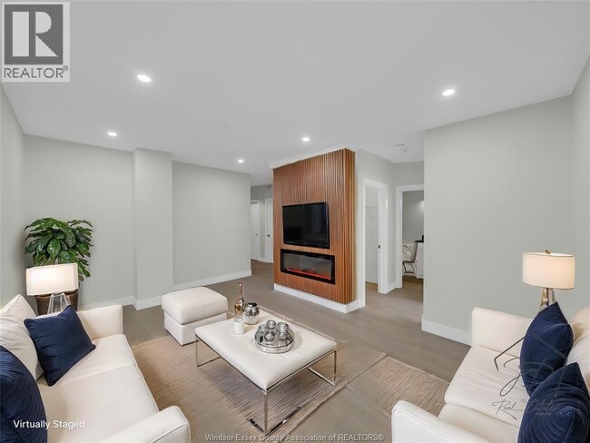 property at 3177 Riverside Dr E