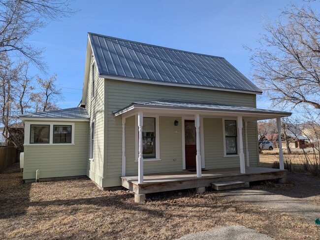 property at 117 S 2nd St