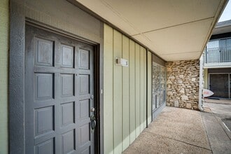 500 E Riverside Dr in Austin, TX - Foto de edificio - Building Photo
