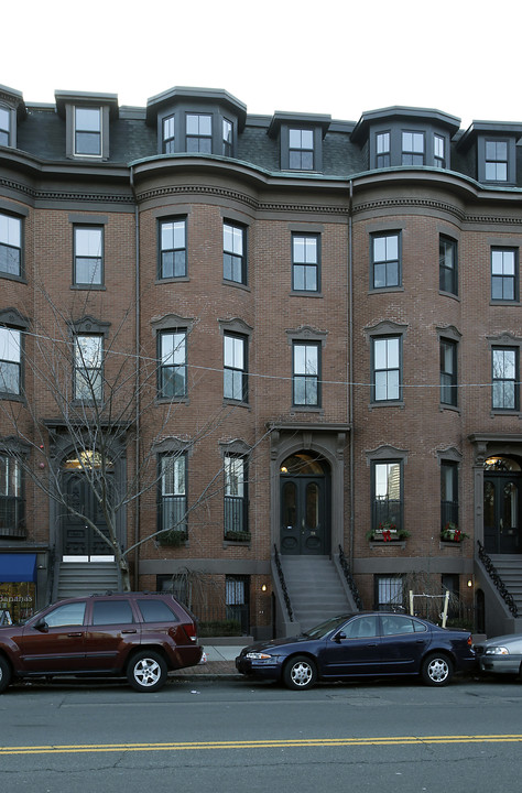 684 Tremont St in Boston, MA - Foto de edificio
