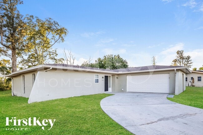 1802 Ridgecrest St in Lehigh Acres, FL - Foto de edificio - Building Photo