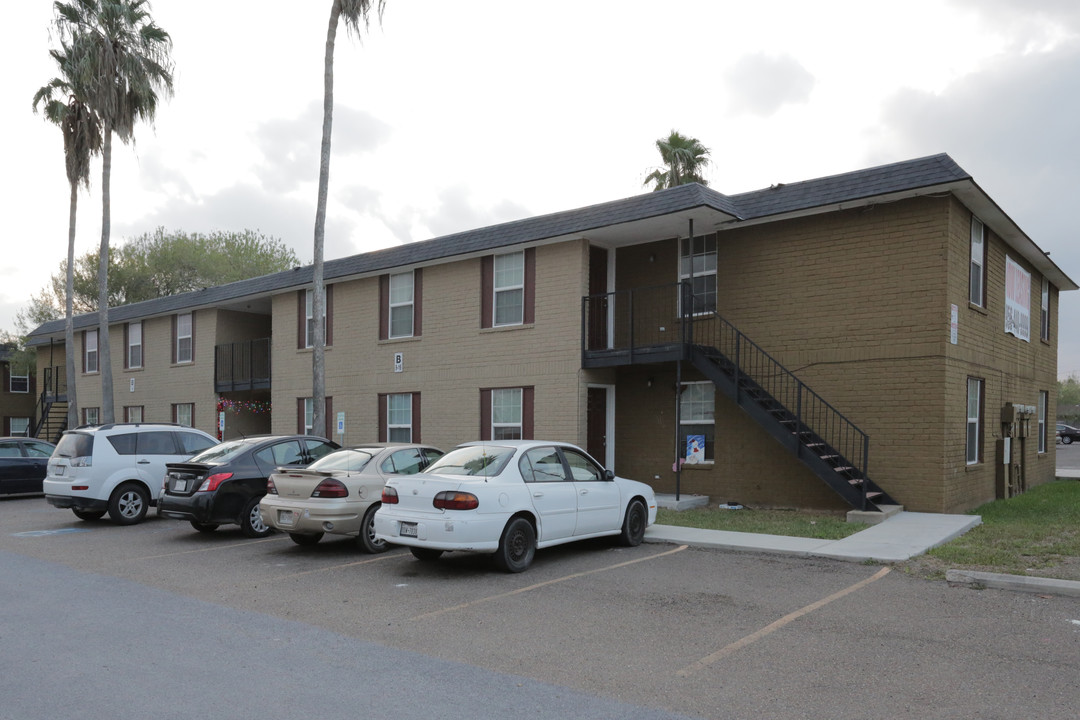 Diamante Apartments in Harlingen, TX - Building Photo