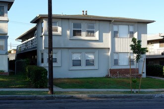 1200 E Imperial Ave in El Segundo, CA - Foto de edificio - Building Photo