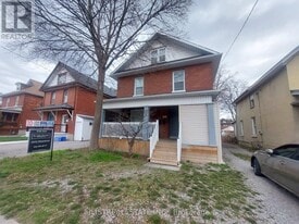 222 Athol St E in Oshawa, ON - Building Photo