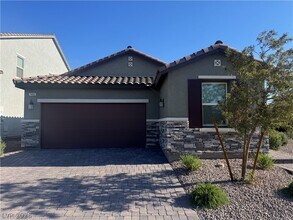 7490 Lush Oasis Ave. in Las Vegas, NV - Building Photo - Building Photo