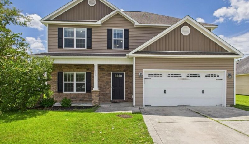 131 Cavalier Dr in Jacksonville, NC - Building Photo
