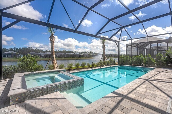 9446 Caymas Ter in Naples, FL - Foto de edificio - Building Photo