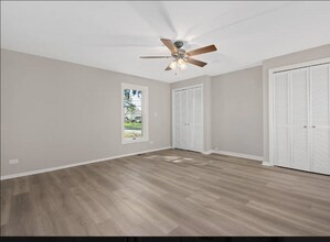 427 Delles Rd in Wheaton, IL - Building Photo - Building Photo