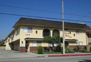 Villa La Jolla Apartments