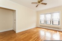 622 W Cornelia Ave, Unit 622-N3 in Chicago, IL - Building Photo - Building Photo