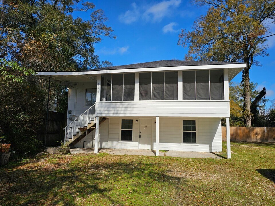 17061 E Iowa Ave in Hammond, LA - Building Photo