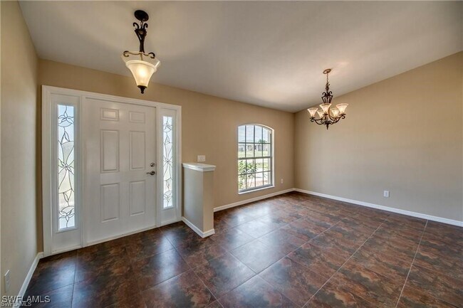 2248 NW 5th Terrace in Cape Coral, FL - Foto de edificio - Building Photo