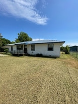 304 W Denton Ave in Sallisaw, OK - Building Photo