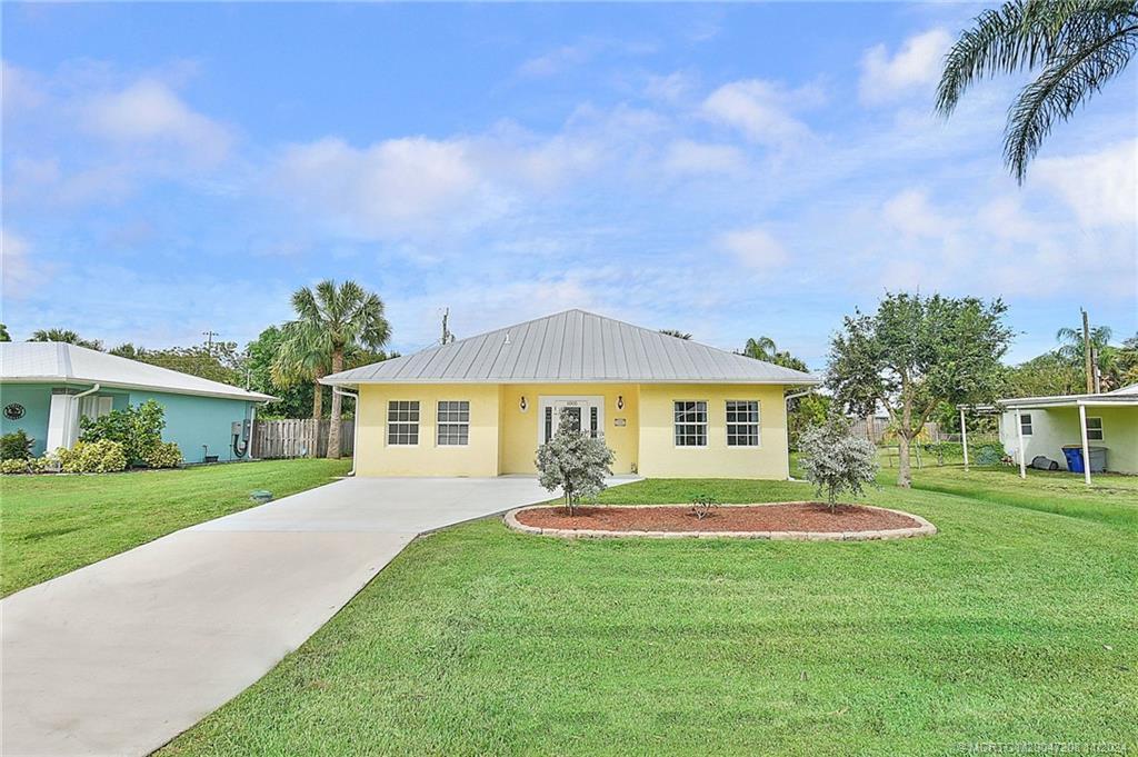 1005 SW All American Blvd in Palm City, FL - Building Photo