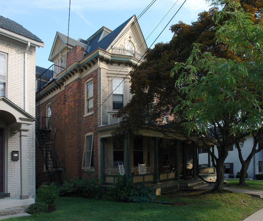 163 Main St in Emmaus, PA - Building Photo