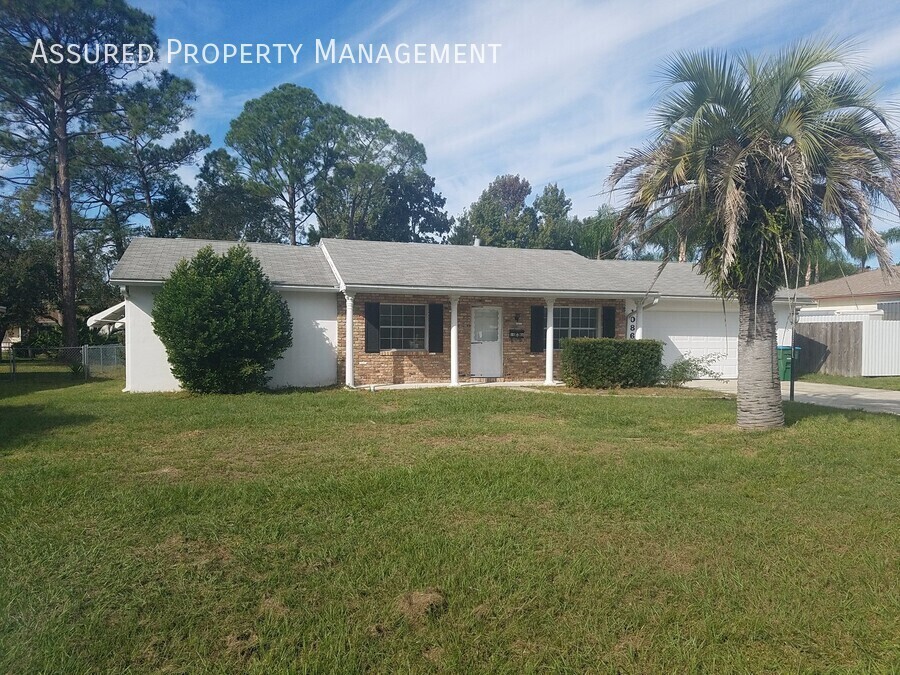 1086 Mayflower Ave in Deltona, FL - Building Photo