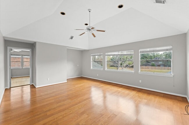 4414 Riverside Oaks Dr