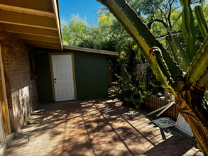 425 N Olsen Ave in Tucson, AZ - Foto de edificio - Building Photo